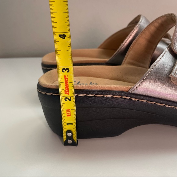 Clarks Collection Leather Sandals Women’s 9.5 M Metallic Slip on Merliah Karli - Picture 11 of 13